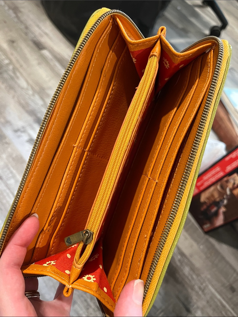 Disney Loungfly wallet - Picture 3 of 6